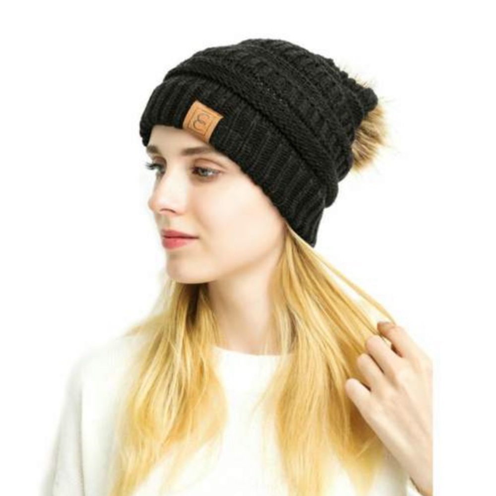 NEW : CC CHIC Pom Pom Beanie